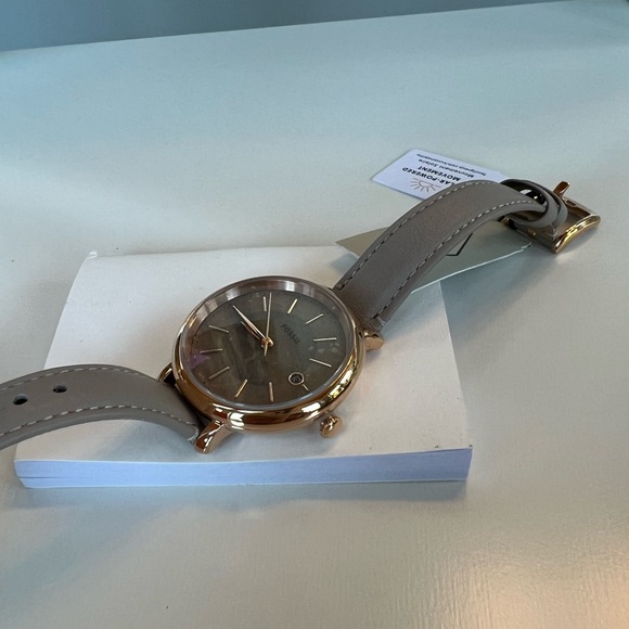 Fossil Jacqueline Solar-Powered Mother of Pearl Dial Watch Brand New - Picture 6 of 6